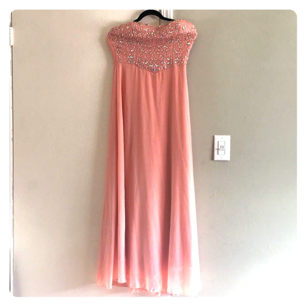 Sweetheart strapless maxi dress